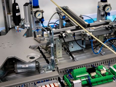 AI Sensor Selection Guide for Industrial Applications: Key Factors & Tips